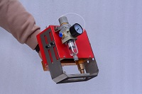 オートバイの銘板マーキング: 費用対効果の高い方法