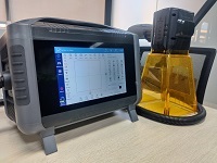 PLC ドッキングハンドヘルドリチウム電池銘板用金属用電気レーザー彫刻機